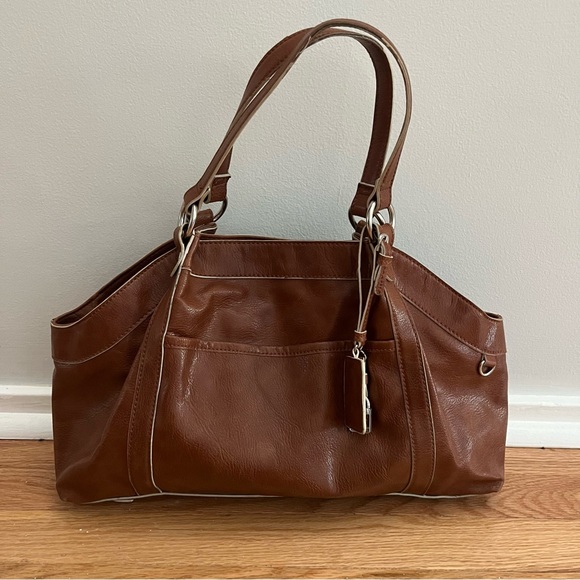 Liz Claiborne Handbags - Liz Claiborne Brown Vegan Leather Handbag Tote Carry All EUC.